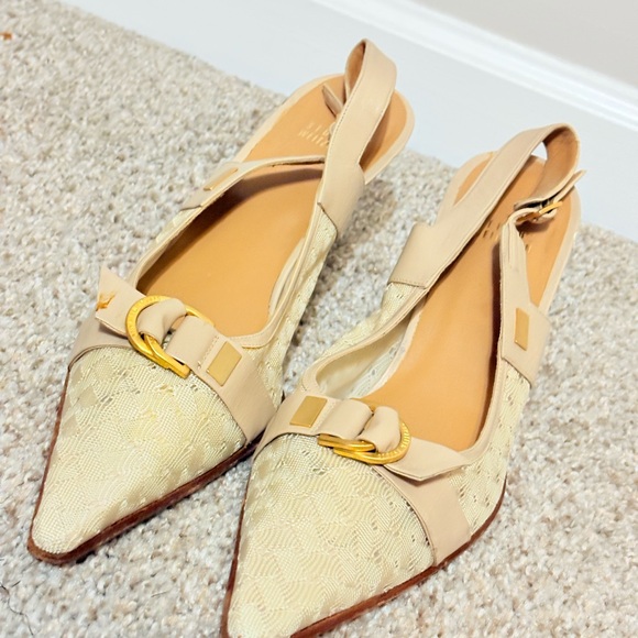 Cream Kitten Heels with Pointed Toe and Gold Buckle - Picture 3 of 8